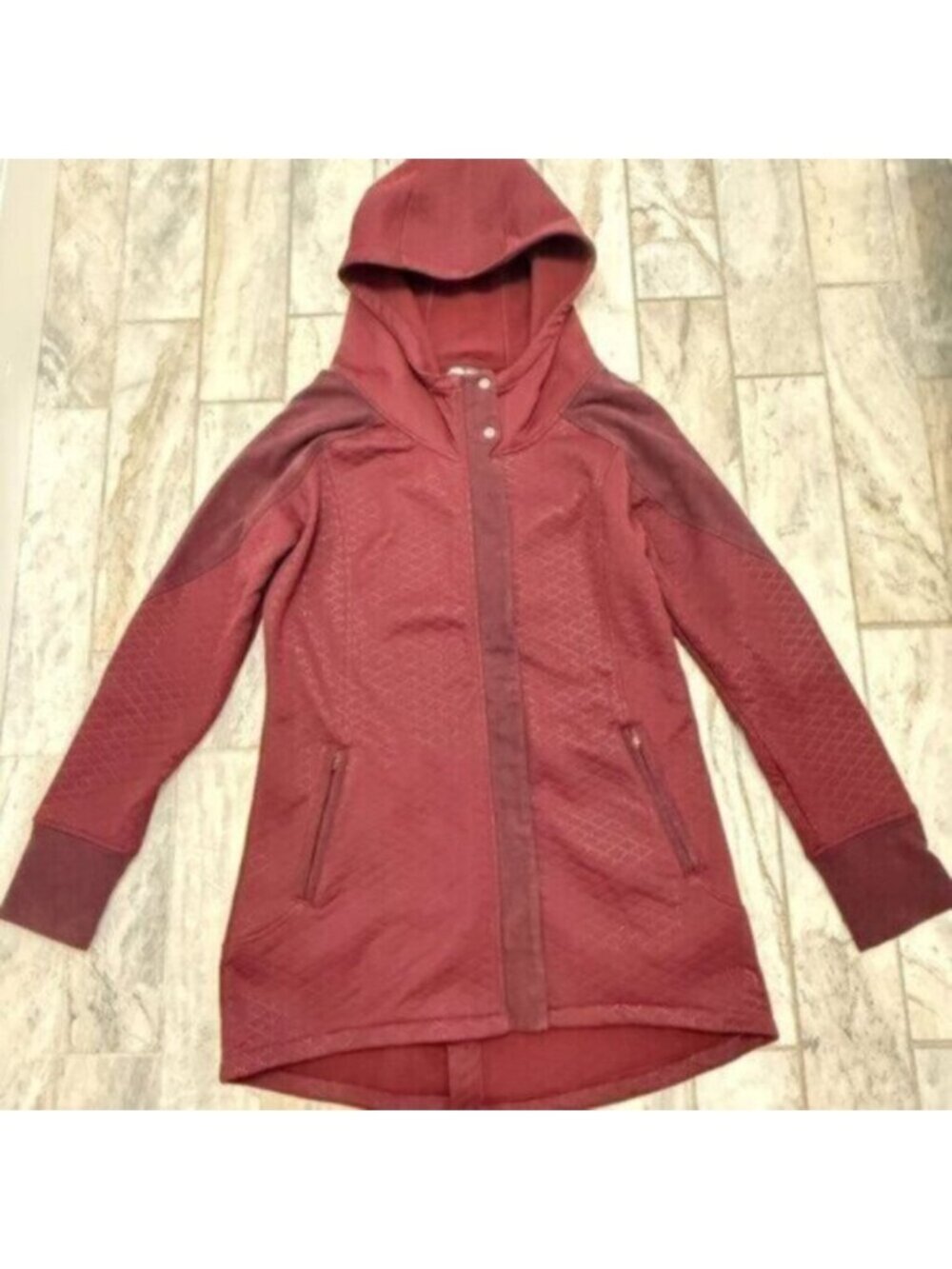 NEW The North Face women's medium Burgundy 3/4 length coat. MSRP $250